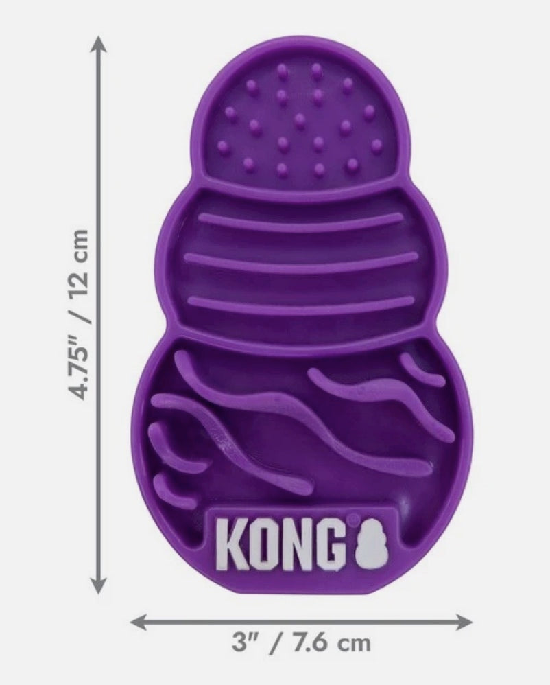Kong Licks Kitty