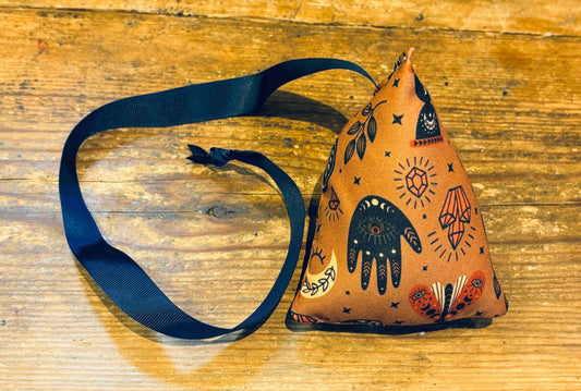 Reiki & Herb Triangle Kicker Toy Catnip