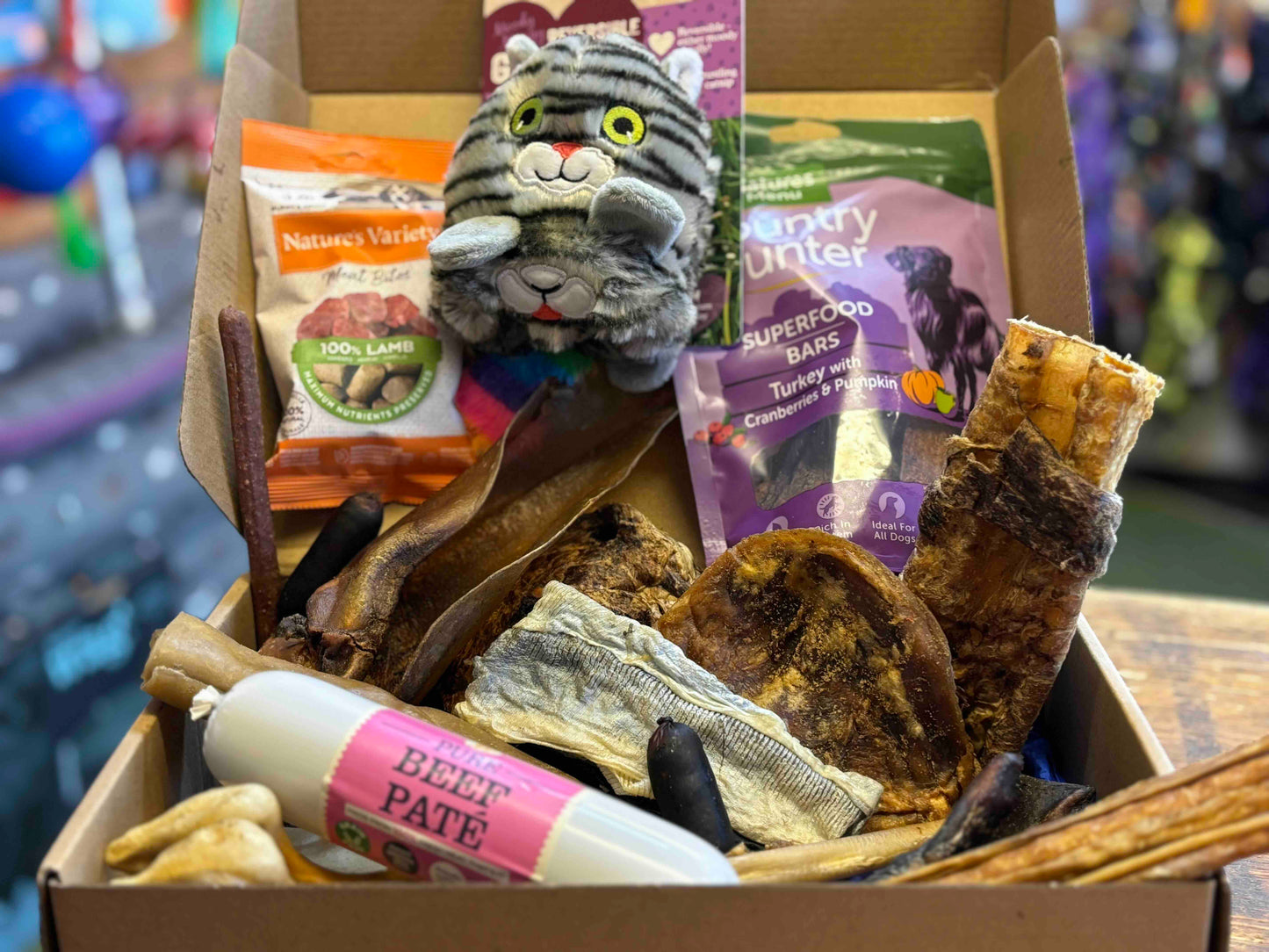 Eat Play Love Enrichment Box